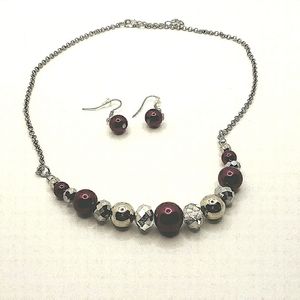 PURPLE AND SILVER NECKLACE AND EARRINGS SET💜